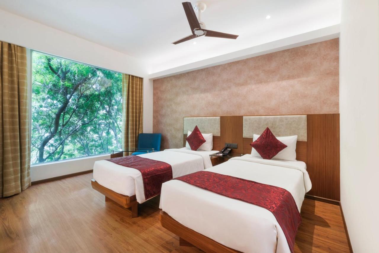 7 Apple Hotel - Viman Nagar Pune Exterior foto